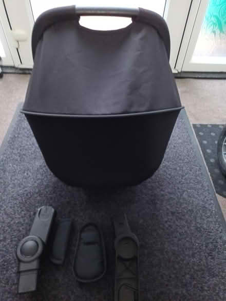 Photo of free Car seat (DE21) #2