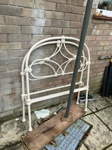 Photo of free Vintage bed frame (Rusthall TN4) #1