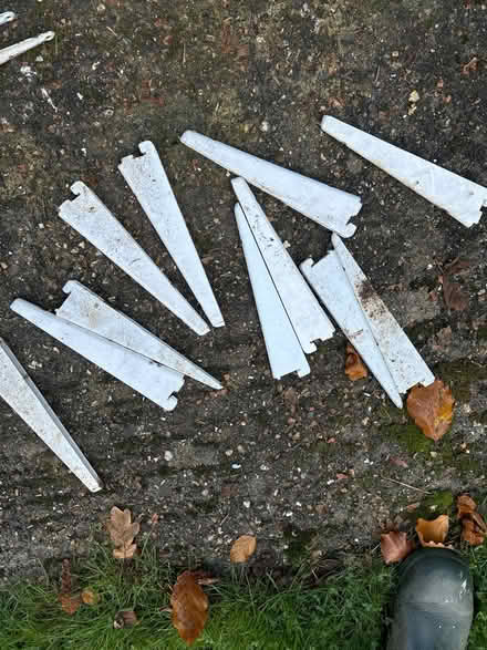 Photo of free Shelving brackets (Wheathampstead AL4) #1