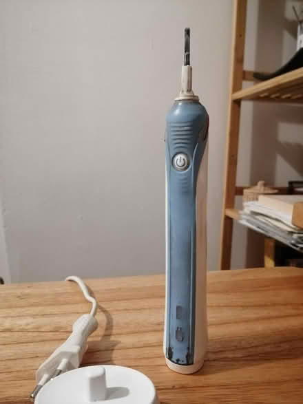 Photo of free Electric toothbrush (West Norwood SE27) #3