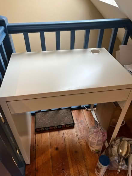 Photo of free White desk (Knockholt/Dunton Green TN14) #1