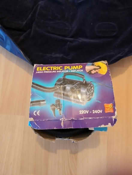 Photo of free Inflatable bed and electric pump (Strood ME2) #2