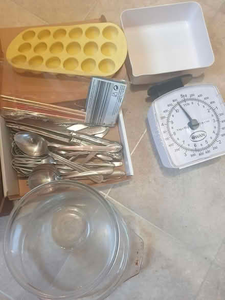 Photo of free Kitchen and Household stuff (Stonegate Road, LS6) #3