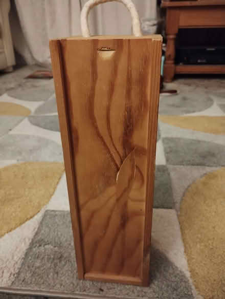 Photo of free Wooden port/champagne box (Crowthorne RG45) #2