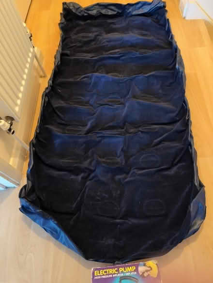 Photo of free Inflatable bed and electric pump (Strood ME2) #1