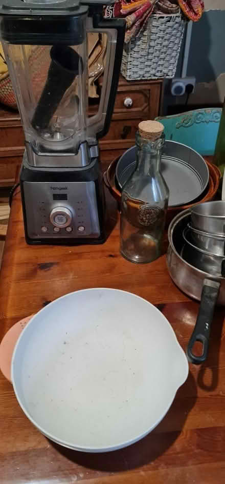 Photo of free Lots of kitchen stuff (LL11) #2