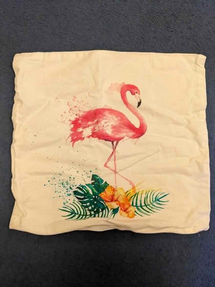 Photo of free 2 40*40cm cushion covers (Central Croydon CR0) #2