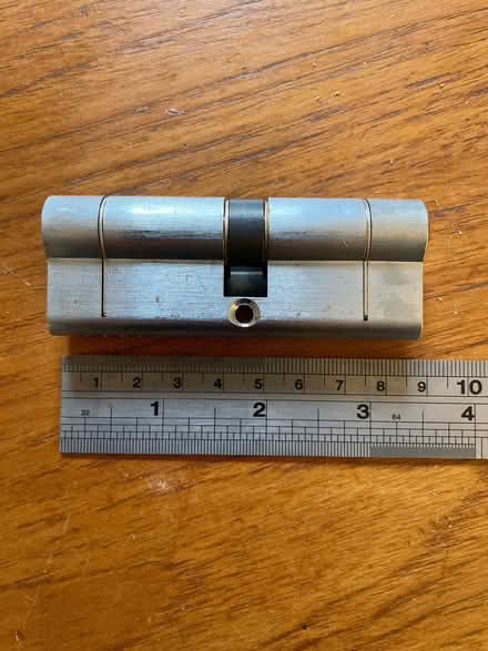 Photo of free Cylinder Versa lock, 85mm (Osney OX2) #3