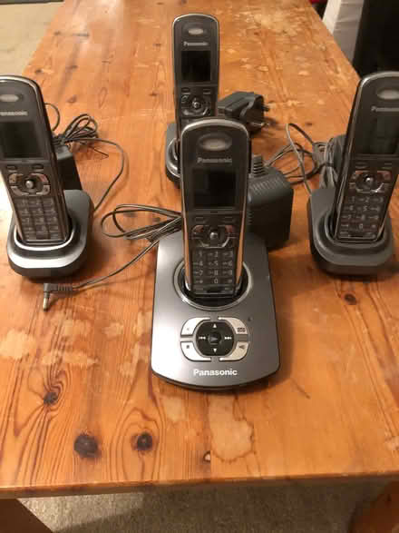 Photo of free Panasonic cordless phone/answerphone set (CT10) #1