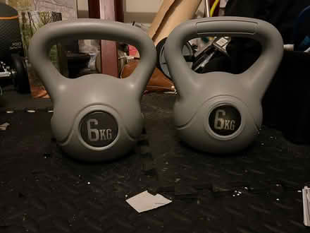 Photo of free Pair of 6kg Kettle Bell (Islington, N7) #1