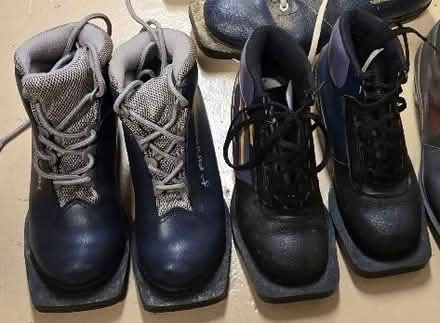 Photo of free 3pin xc ski boots size 33 (youth) (Bells Corners) #1