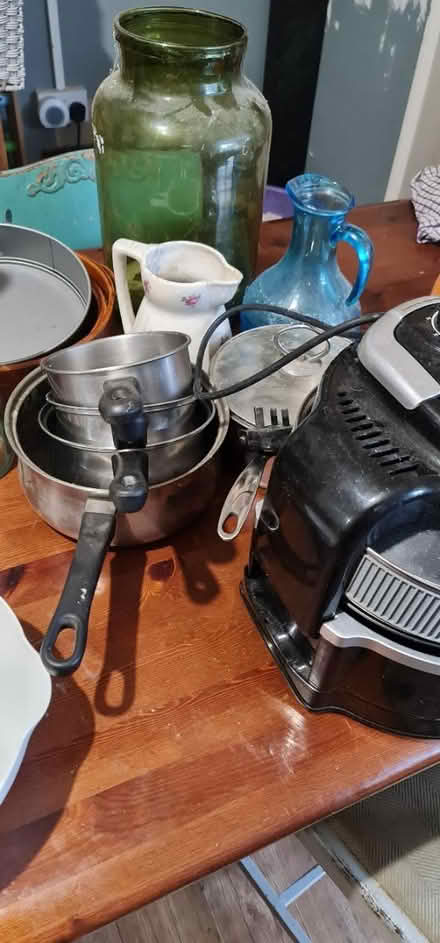 Photo of free Lots of kitchen stuff (LL11) #1