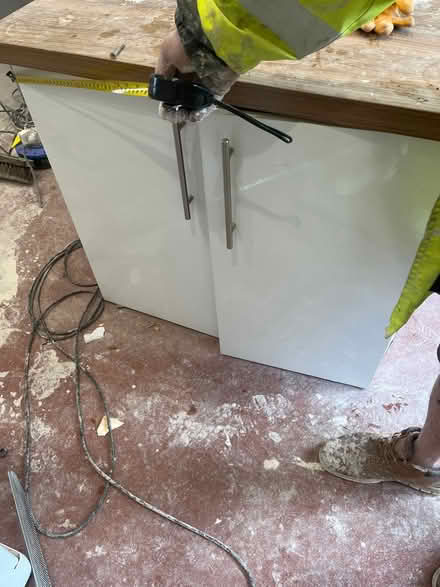 Photo of free Unit white gloss kitchen unit (Ashford Kent) #1