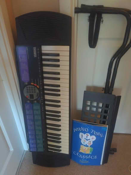 Photo of free Yamaha keyboard and stand (Deddington OX15) #1