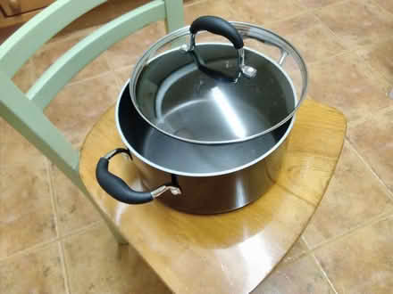 Photo of free Deep non stick pan (Glanadda LL57) #2