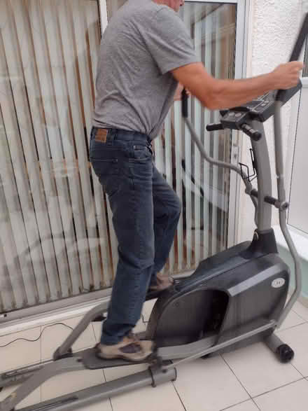 Photo of free Horizon ex-gym cross-trainer (Amersham HP6) #1