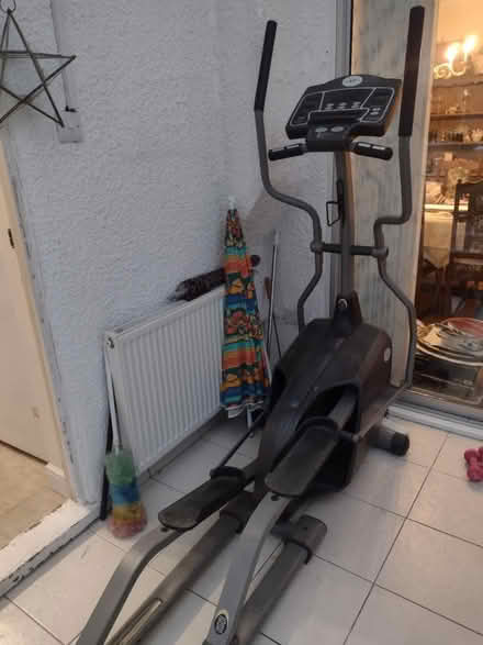 Photo of free Horizon ex-gym cross-trainer (Amersham HP6) #2