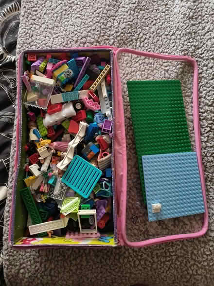 Photo of free Lego (Walton on Thames) #1