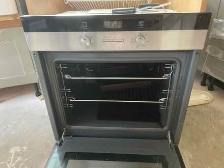 Photo of free Siemens integrated oven (CR0) #3