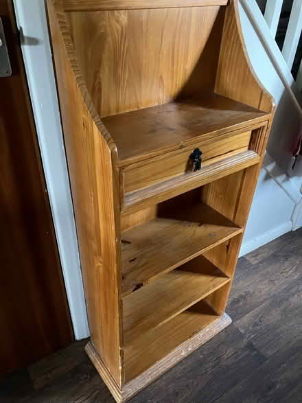 Photo of free Small shelf unit (Ludlow SY8) #1