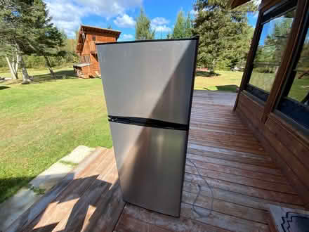 Photo of free Small fridge/freezer for drinks/ice (Sandy Hill) #1