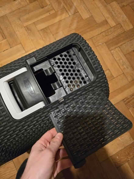 Photo of free Cat litter tray (black) (Finchley Central) #3