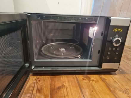 Photo of free Microwave (Portslade by Sea BN41) #2