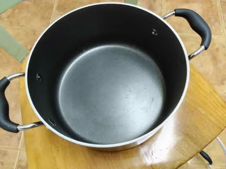 Photo of free Deep non stick pan (Glanadda LL57) #3