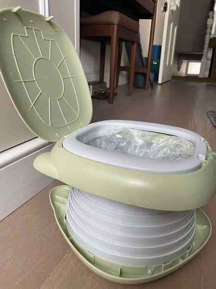 Photo of free Potty training potties (SW11) #4