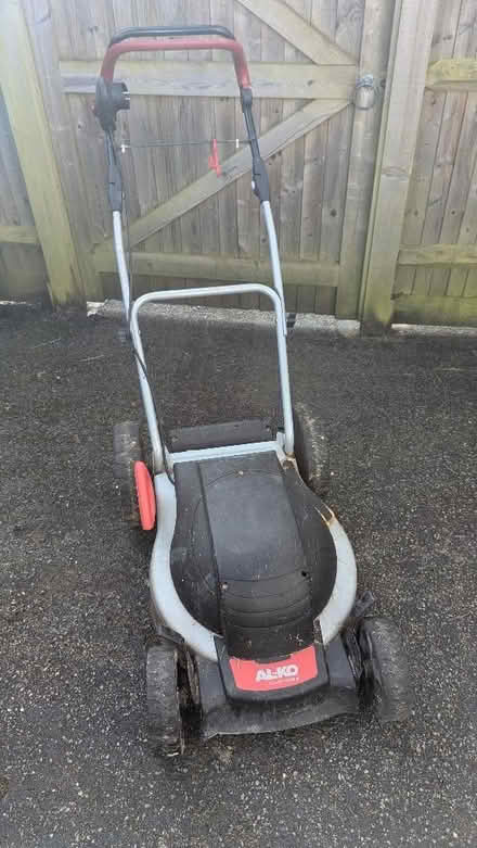 Photo of free Electric lawnmower - old but working (Hampden Park BN22) #1