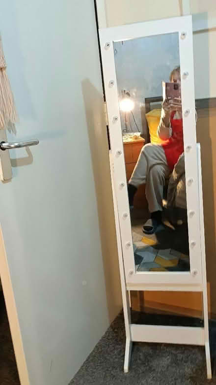 Photo of free Floor mirror. (Girlington BD8) #1