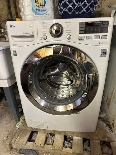 Photo of free LG he washer (Brookline Village) #1