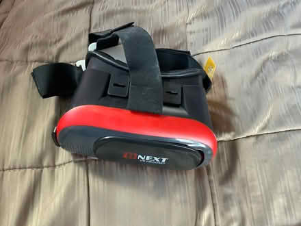 Photo of free B Next VR Headset (East Palo Alto) #1