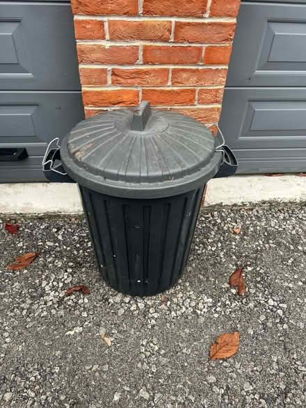 Photo of free Compost/ garden bin (DE65) #1