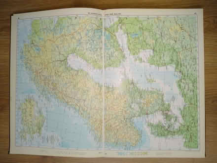 Photo of free World Atlas (Haywood RG12) #2