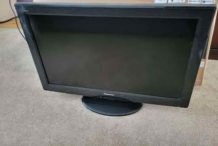 Photo of free Old Panasonic 32 inch flat screen TV (Warden Hill GL51) #1