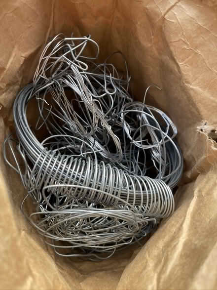 Photo of free wire (KT1 off Villiers Road) #1