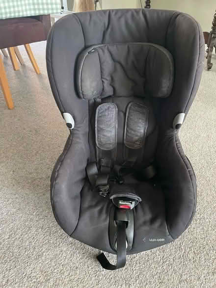 Photo of free Childās car seat (ages 1-2) (Harrogate HG2) #1