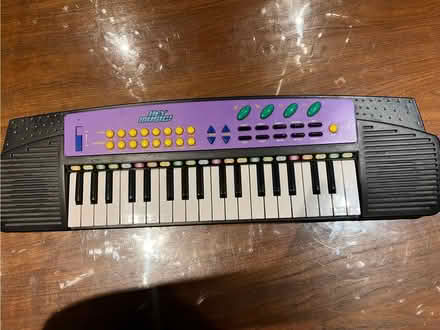 Photo of free Kids keyboard (London Colney AL2) #4