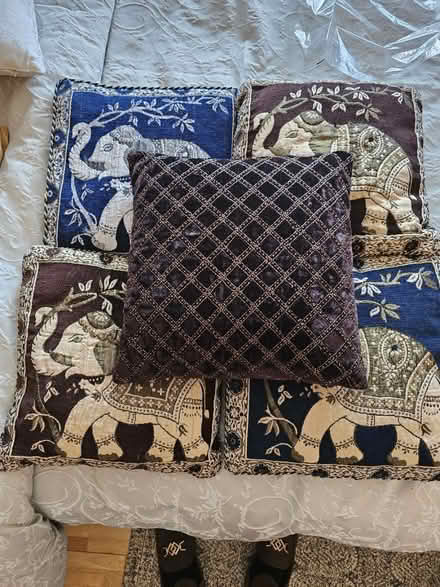 Photo of free 5 cushions (Mitcham CR4) #1