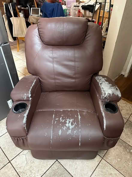 Photo of free Rocker/Recliner (N. Torrance (N. Torrance (90504)) #1