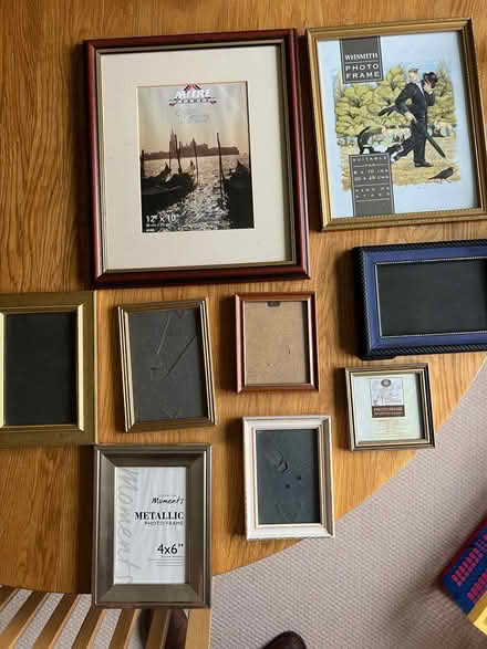 Photo of free Various photo frames (Oakwood DE21) #1