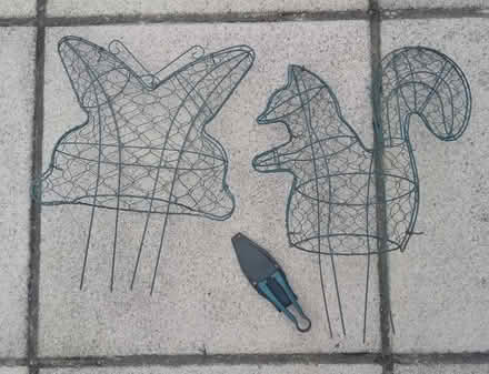 Photo of free Topiary wire shapes (Garden City OX5) #1