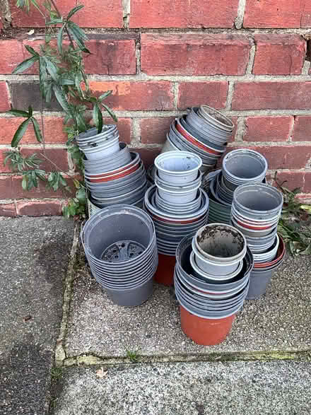 Photo of free Various sizes of plastic pots (Streatham Hill) #1