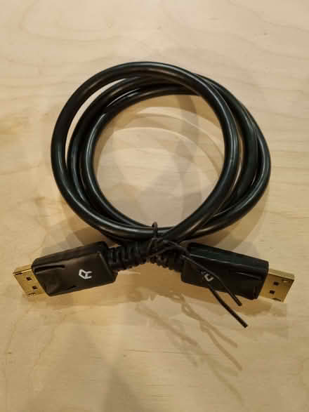 Photo of free DisplayPort to DisplayPort Cable (Garden City OX5) #1