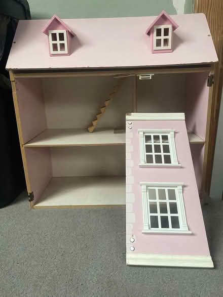 Photo of free Dolls house / up cycling project (BR2) #1