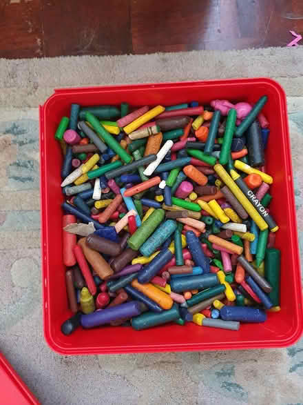Photo of free Used crayons SS2 (Southend on sea SS2) #1