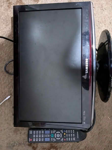 Photo of free LCD screen with remote (Shap CA10) #1