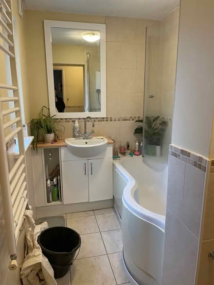 Photo of free P shaped acrylic bath (Nailsworth) #2