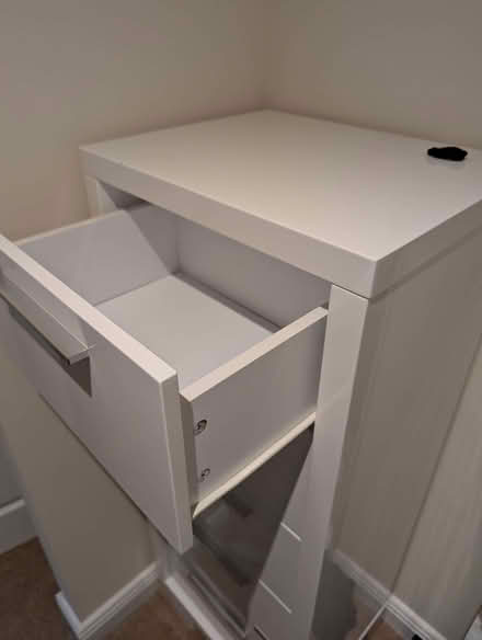 Photo of free Drawer unit (Southcote RG30) #2